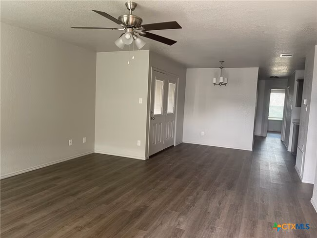 547 Lost Trl Copperas Cove, TX 76522 photo 2