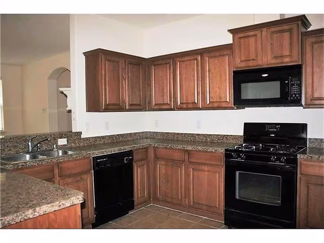 232 Seva Court, Irving, TX 75061 photo 2