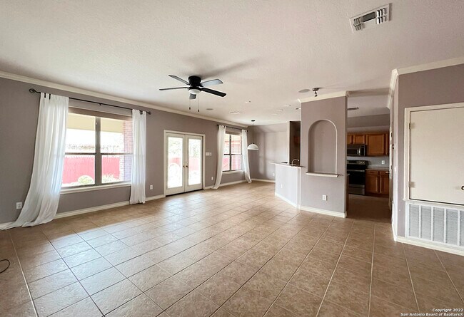 2522 Waleetka St San Antonio, TX 78210 photo 3