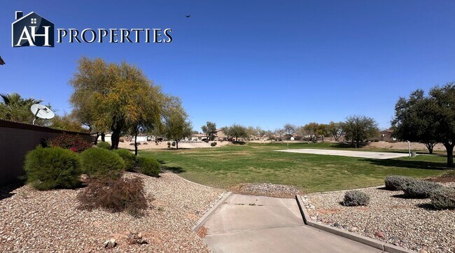 3 Bed 2.5 bath 2 story house LOTS of storage photo 4