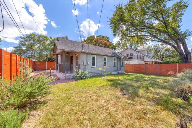 1210 Coleto St Austin, TX 78702 photo 5