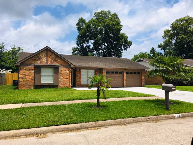 150 WHITE CEDAR ST. Houston, TX 77015 photo 2