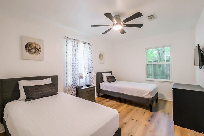 6705 Lodge Street, Houston, TX 77092 photo 4