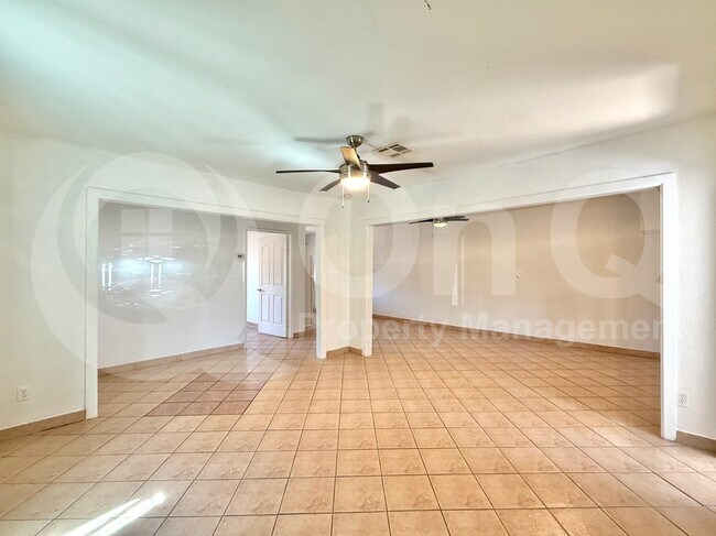3238 West Garfield Street, Phoenix, AZ 85009 photo 5