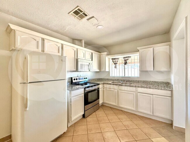 3238 West Garfield Street, Phoenix, AZ 85009 photo 3