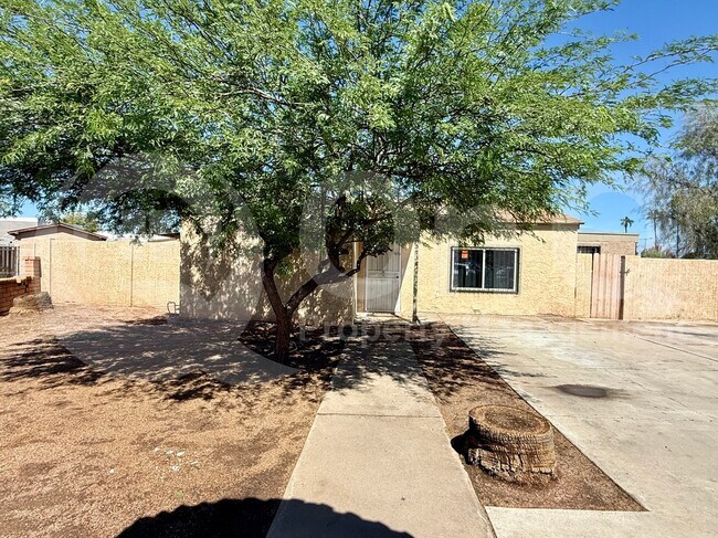 3238 West Garfield Street, Phoenix, AZ 85009 photo 2