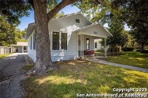 271 Willow Ave New Braunfels, TX 78130 photo 2