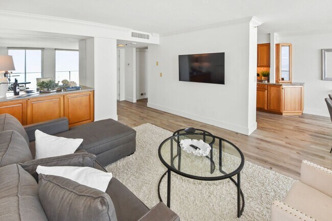 1820 Avenida Del Mundo Coronado, CA 92118 photo 4