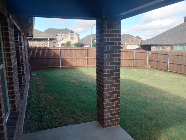 10128 Boxelder Drive, Crowley, TX 76036 photo 5