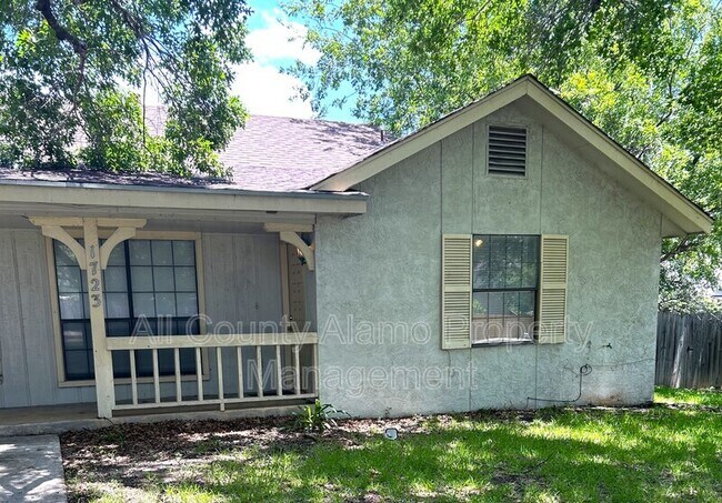 1723 Patricia Dr San Antonio, TX 78213 photo 2