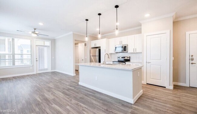126 Ed Schmidt Blvd Hutto, TX 78634 photo 3