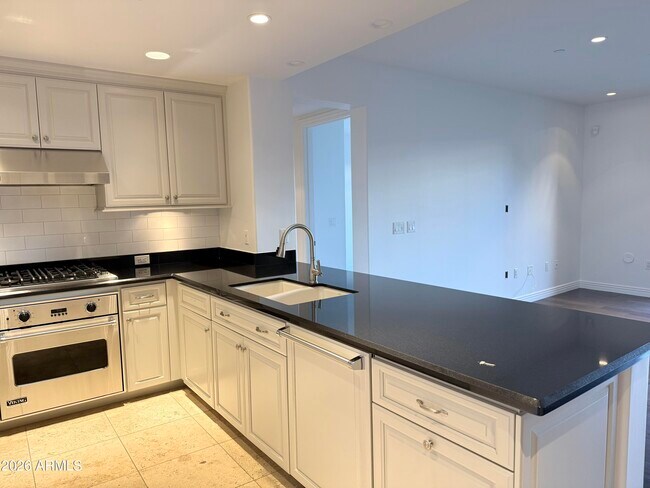 7181 E Camelback Rd Scottsdale, AZ 85251 photo 5