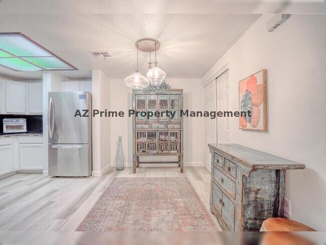 10410 N Cave Creek Rd Phoenix, AZ 85020 photo 4