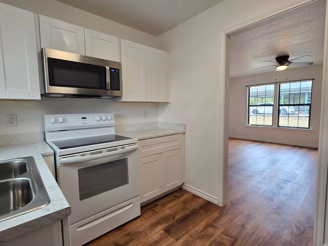 1905-1907 Alamo Ave Killeen, TX 76541 photo 3