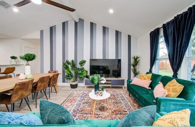 17155 Barcelona Dr photo 3