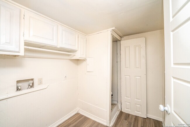 6950 Lark Haven Ln San Antonio, TX 78263 photo 4