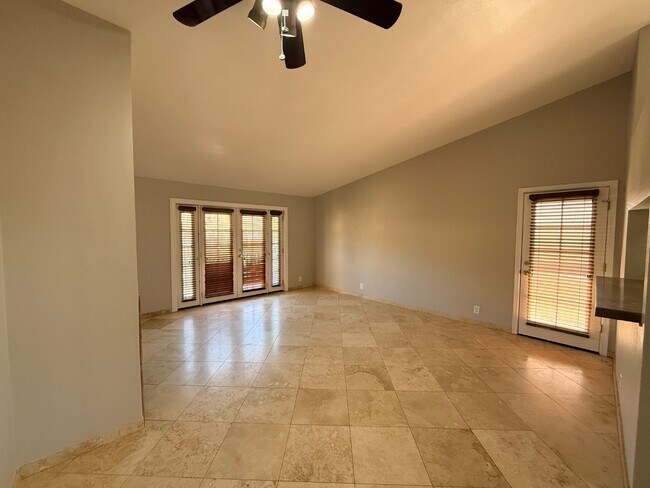 14203 N 19th Ave Phoenix, AZ 85023 photo 3