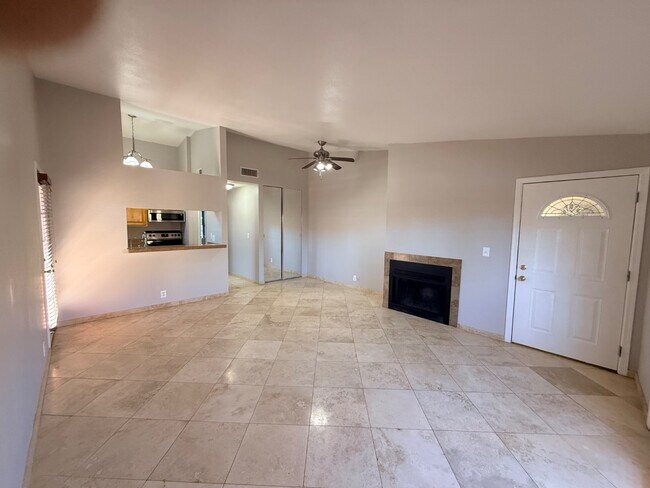 14203 N 19th Ave Phoenix, AZ 85023 photo 2