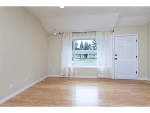 5701 237 St SW Mountlake Terrace, WA 98043 photo 2