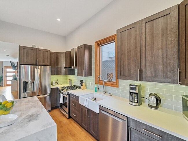 3 Bedroom Single Family Home in San Francisco photo 3