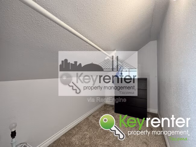 8434 Tacoma Ave S photo 3