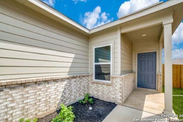 446 Pleasanton Spring San Antonio, TX 78221 photo 2