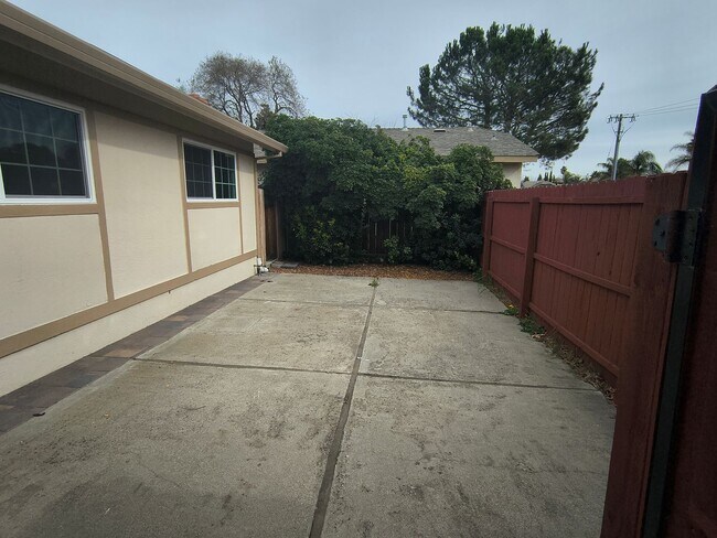 5438 Scenic Ave Livermore, CA 94551 photo 2