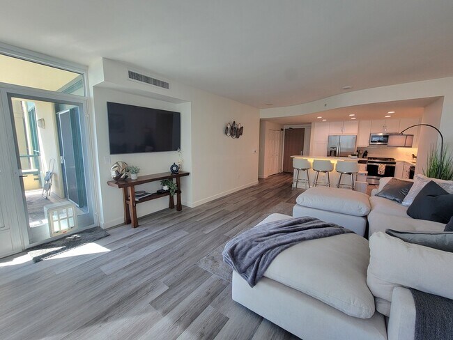 555 Front St San Diego, CA 92101 photo 3