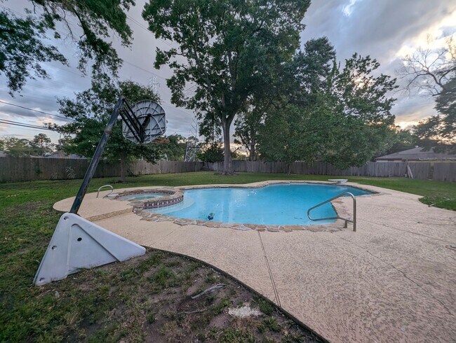 10415 Westray Street, Houston, TX 77043 photo 5