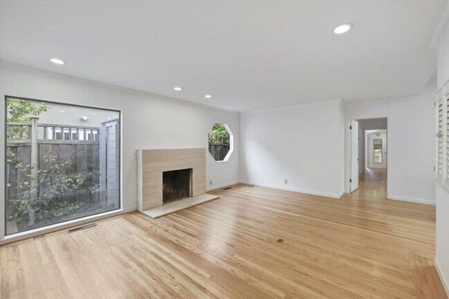 1537 Dana Ave Palo Alto, CA 94303 photo 2