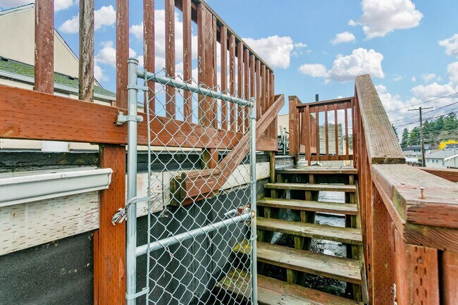 5225 S Tacoma Way Tacoma, WA 98409 photo 3