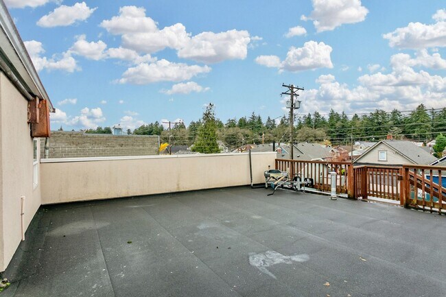 5225 S Tacoma Way Tacoma, WA 98409 photo 2
