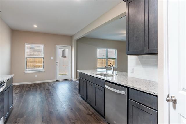 216 Lake Rdg Princeton, TX 75407 photo 4