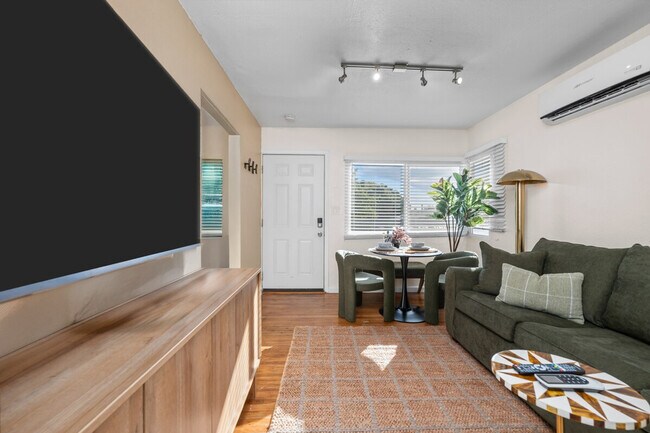 2796 K St San Diego, CA 92102 photo 2