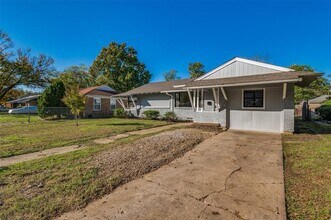 1935 Utica Drive, Dallas, TX 75217 photo 2
