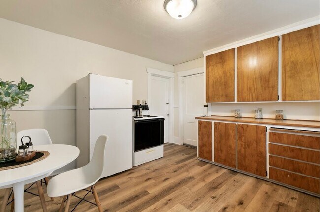 12013 Exeter Ave NE Seattle, WA 98125 photo 4