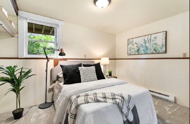 12013 Exeter Ave NE Seattle, WA 98125 photo 3