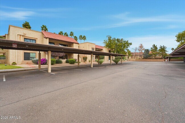 8649 E Royal Palm Rd Scottsdale, AZ 85258 photo 4