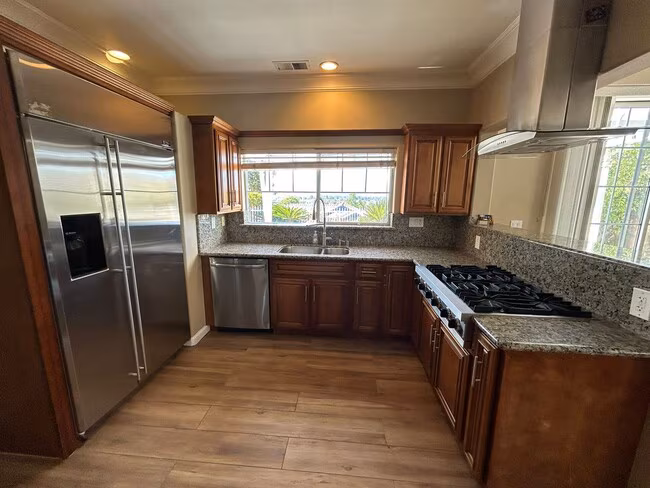 Beautiful home in Evergreen neighborhood photo 2