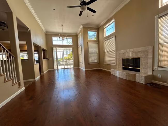 Beautiful home in Evergreen neighborhood photo 4