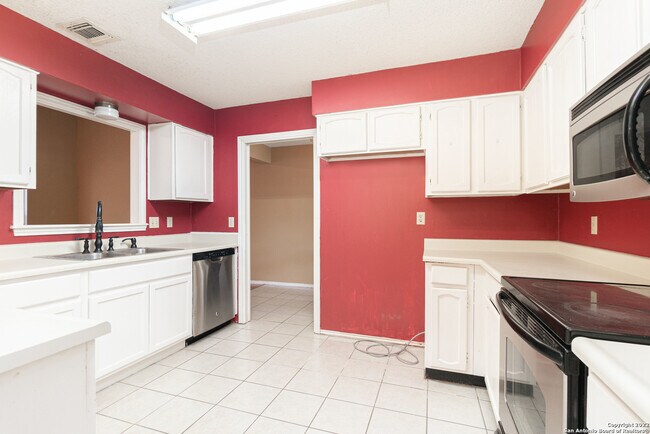 2303 Stoney Trail Cir San Antonio, TX 78231 photo 5