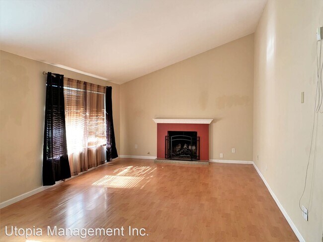 318 Festival Dr Oceanside, CA 92057 photo 5