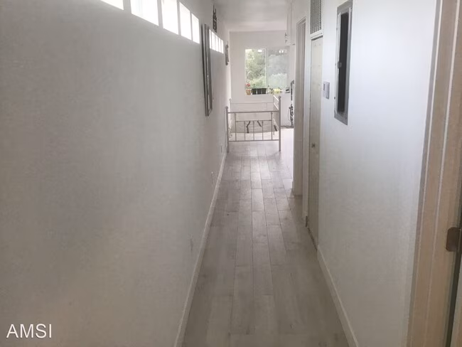 2933 East Ave photo 4
