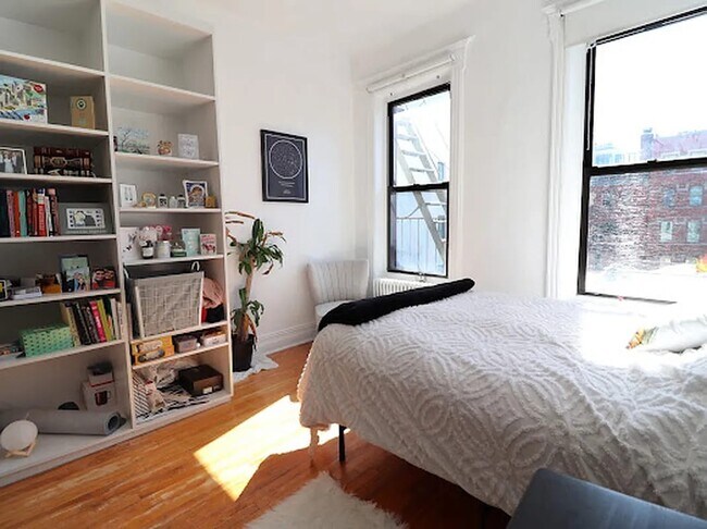 349 W Broadway New York, NY 10013 photo 4