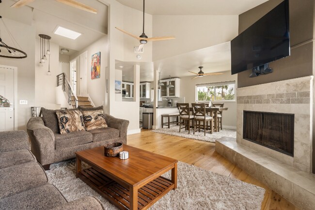 317 Crocus Ct Encinitas, CA 92024 photo 2