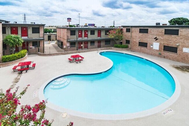 6945 I-10 San Antonio, TX 78213 photo 5