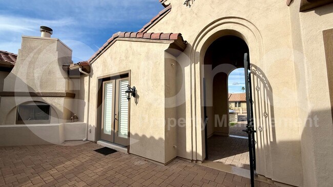 7425 W Caro Rd Glendale, AZ 85308 photo 2