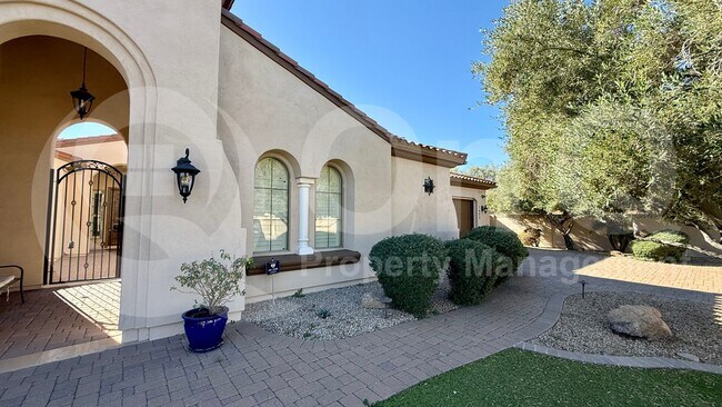 7425 W Caro Rd Glendale, AZ 85308 photo 3