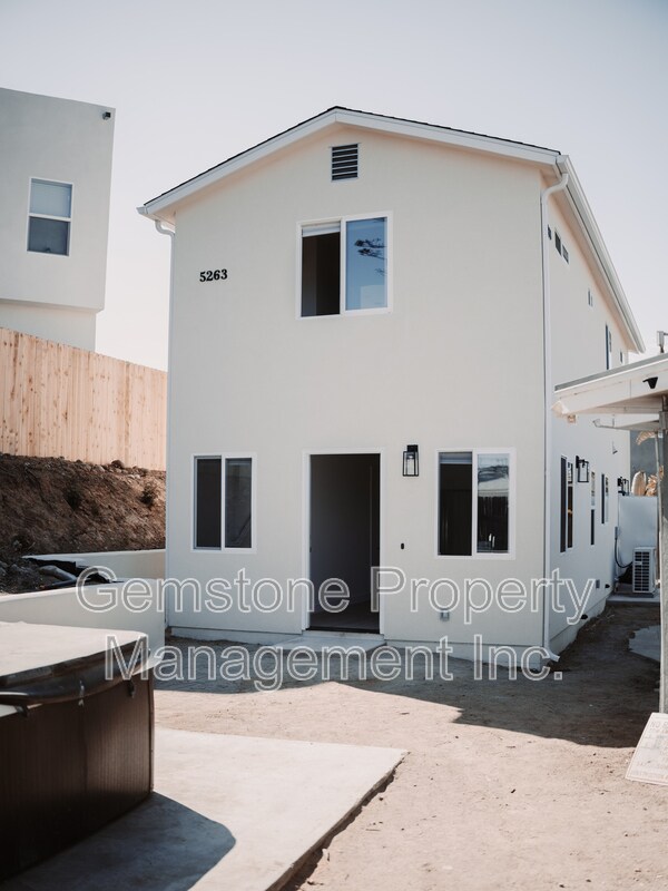 5263 Tipton St San Diego, CA 92115 photo 4