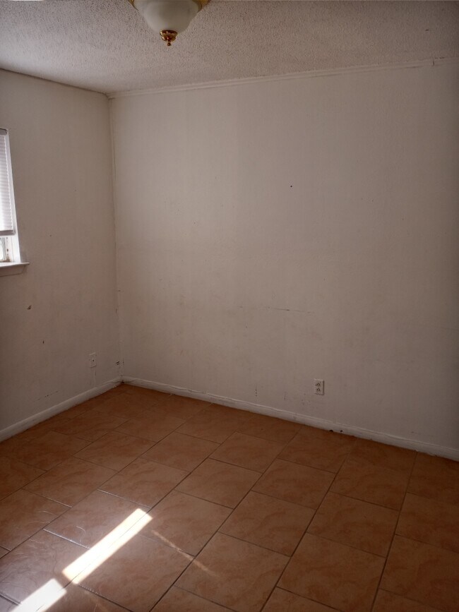 1201 N College St Killeen, TX 76541 photo 2